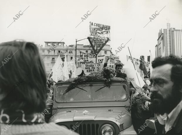 Después del golpe militar se celebró una gran manifestación con motivo del día...