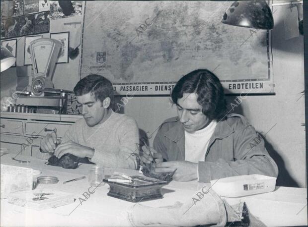 Investigadores en el laboratorio del coto de Doñana