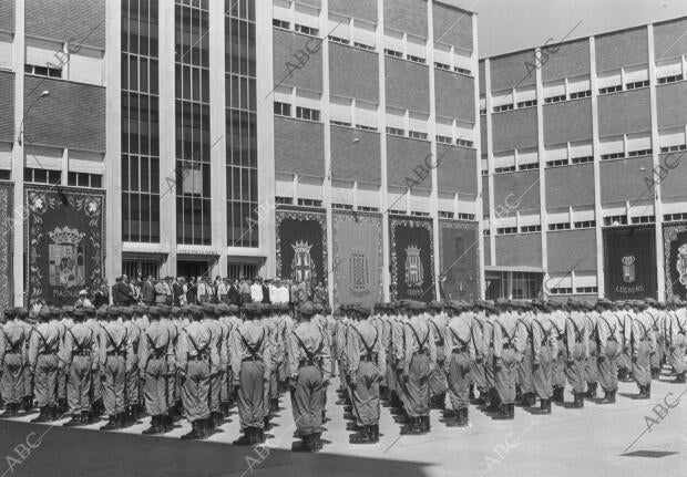 Exhibición de fin de curso de la academia especial de la Policia armada