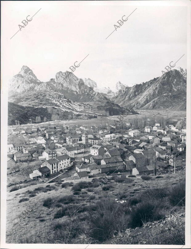 Vista del antiguo pueblo de Riaño (León)