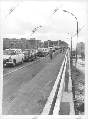 Inauguración del paso superior de la carretera provincial de Alcalá de Henares A...