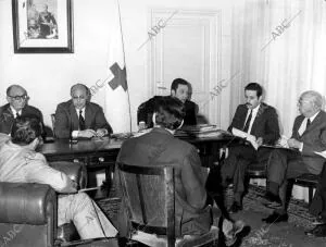 El presidente de la asamblea suprema de la cruz Roja Española, don Francisco...