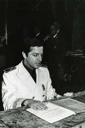 Adolfo Suárez jura su cargo de consejero nacional del Movimiento en el Palacio...