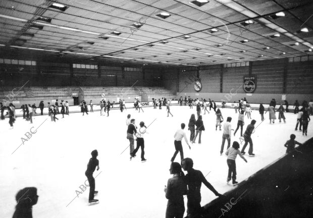 Pista de hielo Ubicada en la ciudad Deportiva del real Madrid en el año 1975, la...