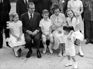 El pequeño Alfonso, hijo de la Infanta Margarita y don Carlos Zurita, se Puso el...