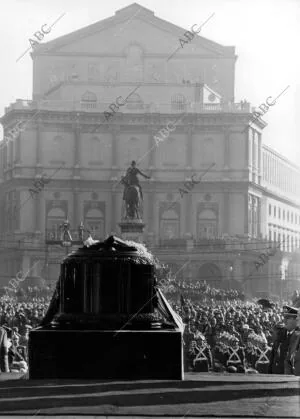 Restos Mortales de Francisco franco en el acto Dedicado A su despedida en la...