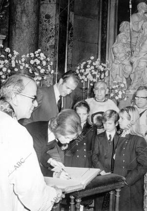 Los Reyes y sus Hijos Viajan A Zaragoza y Visitan la basílica del Pilar