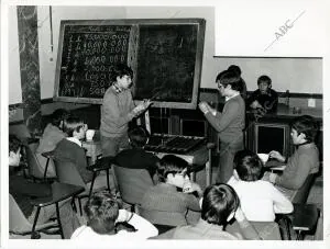 El Salón de Loterías es, durante el ensayo, una de las aulas del Colegio de San...