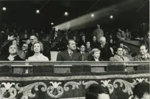 En la imagen, con ellos, a su izquierda, don Vicente Calderón, y a su derecha,...