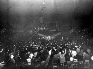 Concierto de Lluis Llach en el palacio de Deportes de Montjuic (Barcelona) el 15...