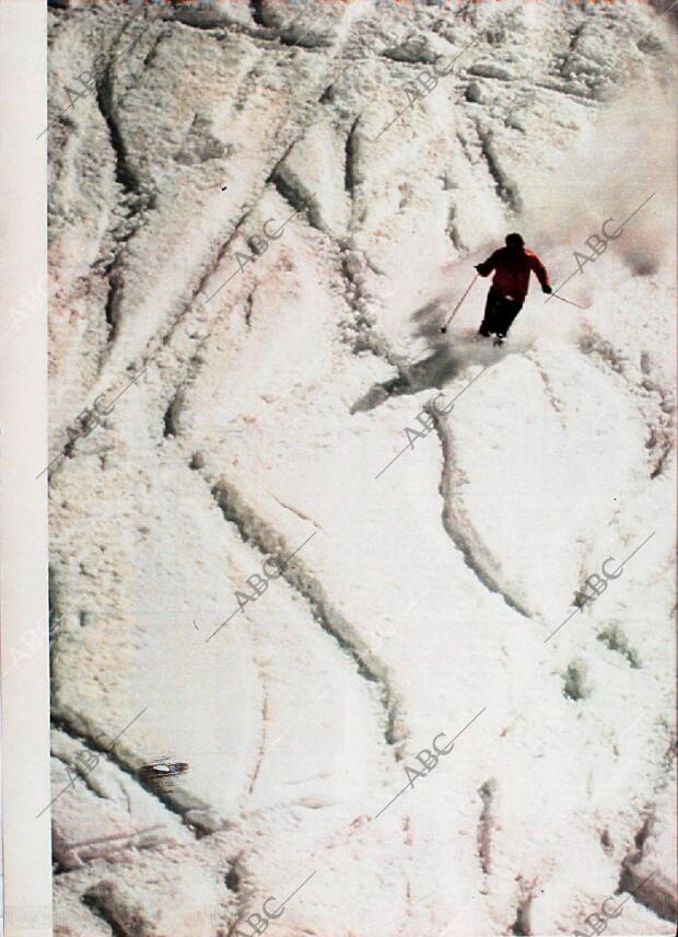 BLANCO Y NEGRO MADRID 21-02-1976 página 8