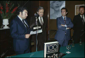 En el Mayte Commodore, el periodista Tico Medina presenta el libro «100 años de...