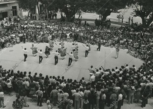 Fiestas por el nombramiento de Adolfo Suárez