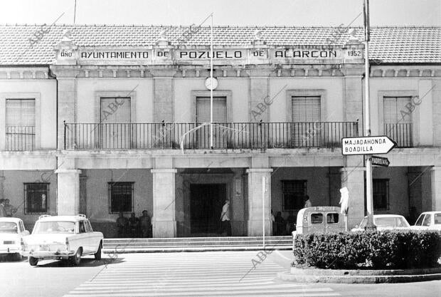 Tiempo después era noticia el paso de cebra que cruza la Plaza, y que Unía el...