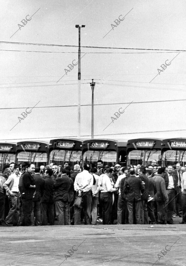 Piquetes en la Elipa Impidiendo la circulación de los Autobuses con motivo de la...