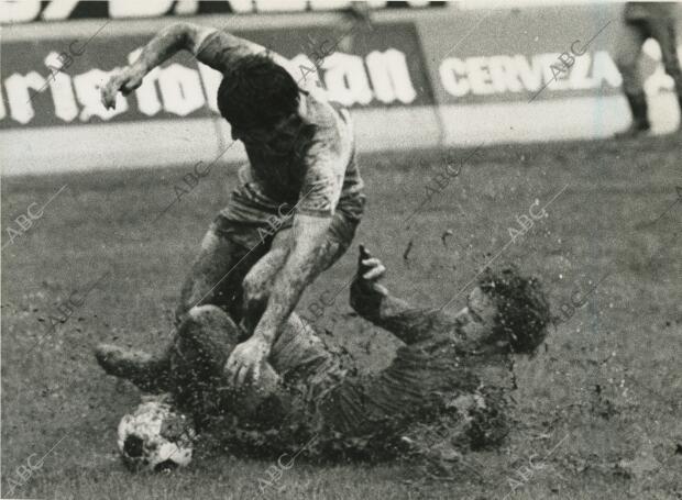 Partido de liga entre el Celta de Vigo y el Real Madrid, jugado en el estadio de...