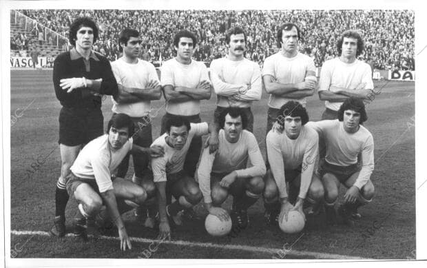 El equipo de la unión Deportiva las Palmas, en la temporada 1976-1977