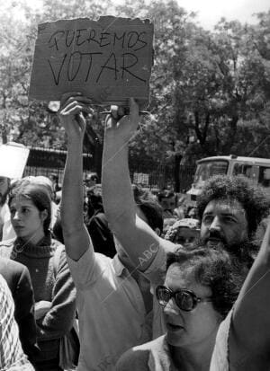 Manifestantes Reivindicando su derecho A voto en las Elecciones Generales de...