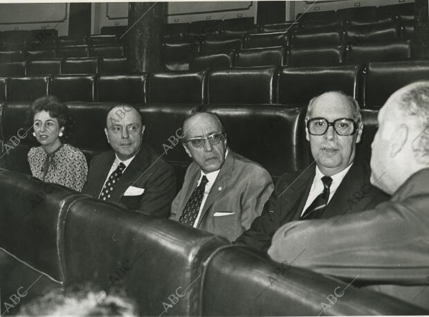 En la fotografía, cuatro de los dipùtados de Alianza Popular, de derecha a...