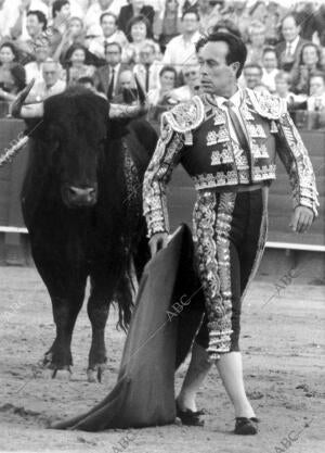 Curro Romero en un desplante de una de sus tardes de gloria