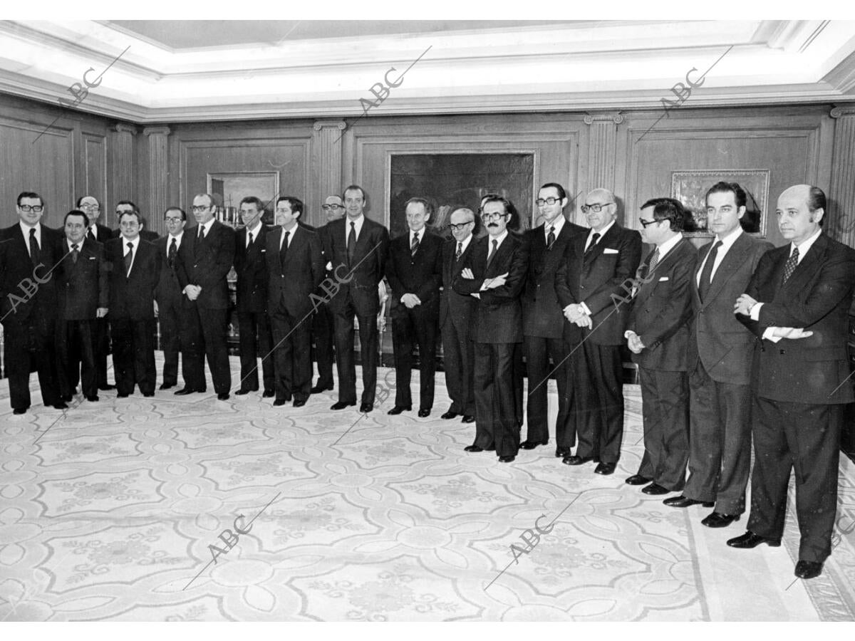 Foto de familia del gobierno que Formó Adolfo Suárez en febrero de 1978
