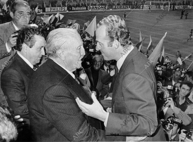 El Rey Juan Carlos impone la Medalla de Oro del Mérito Deportivo a Santiago...