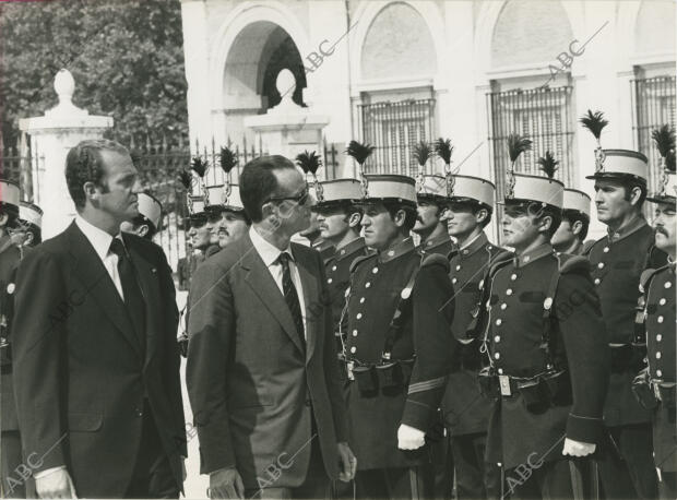 Aranjuez, 26/9/S.M. EL Rey Don Juan Carlos y el Rey Balduino de Bélgica pasan...