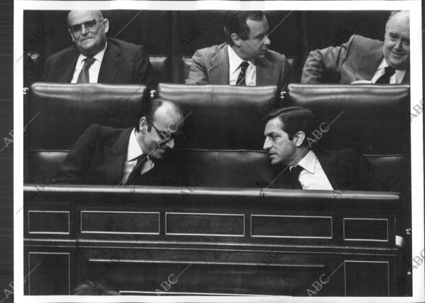 Adolfo Suárez y Fernando abril Martorell, presidente y vicepresidente del...