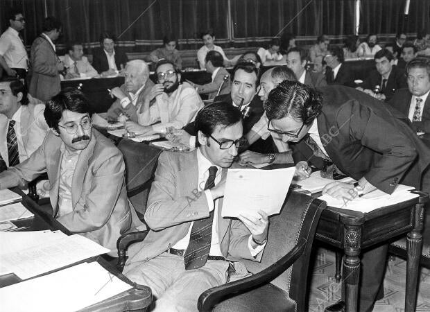 Virgilio Zapatero, Alfonso Guerra y Txiqui Benegas en la comisión constitucional...