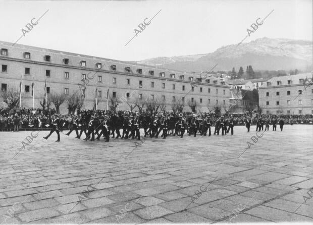 San Lorenzo de el Escorial: los Restos Mortales de S.M. el Rey don Alfonso Xiii...