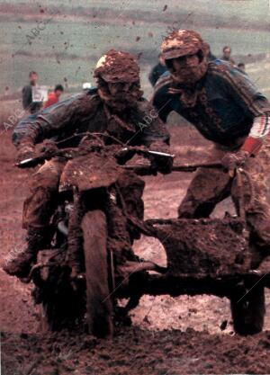 BLANCO Y NEGRO MADRID 11-06-1980 página 74