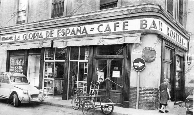 Establecimiento de la calle Zaragoza esquina A Rositas