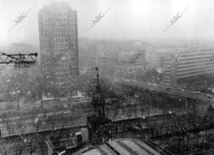 Nevada en el paseo de la castellana vista desde la sede de Abc