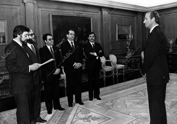 El Rey don Juan Carlos Recibe en el palacio de la Zarzuela al alcalde de...