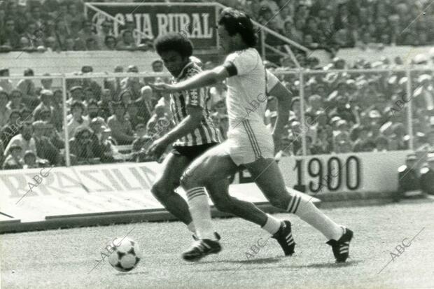 Encuentro Sevilla-Betis de la temporada 1980-1981