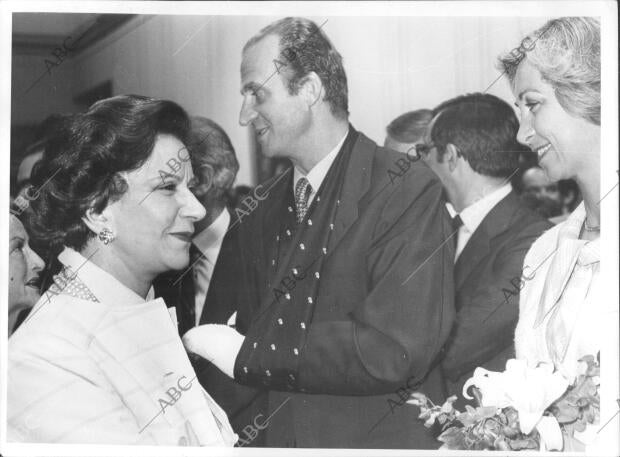 Conchita Montes en el acto de entrega de las Medallas de oro de Bellas Artes,...