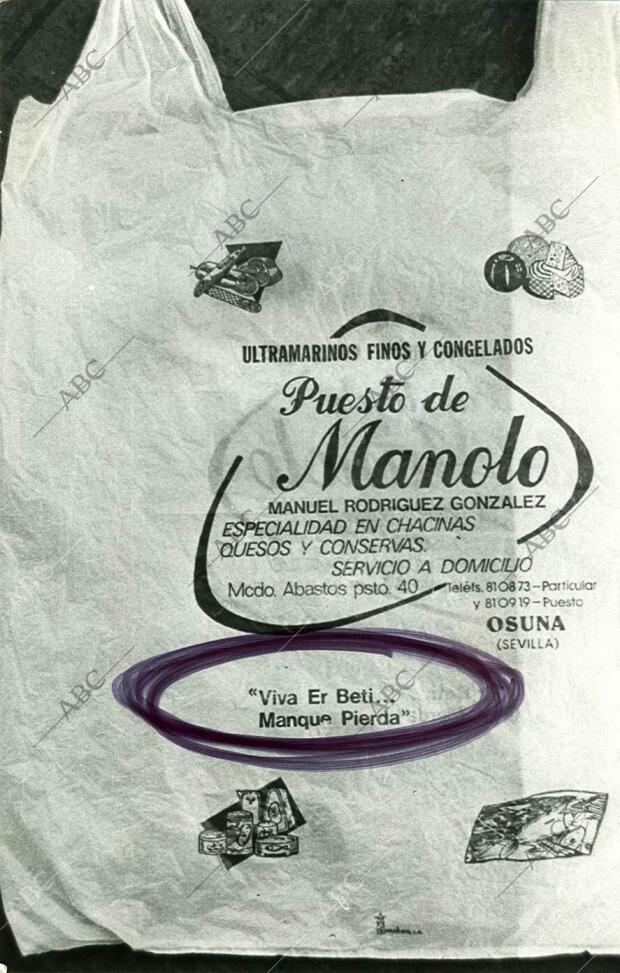 Bolsa del Puesto de Manolo, de la plaza de abastos de Osuna, con la curiosidad...