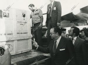 El ministro de cultura, don Íñigo Cavero, y el director general del Patrimonio...