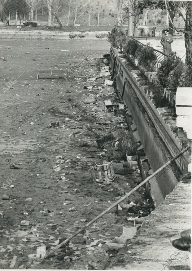 Vaciado y limpieza en el lago de la Casa de Campo