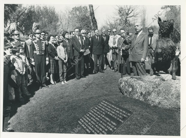 Enrique Tierno Galván, alcalde de Madrid, en la inauguración del Monumento al...
