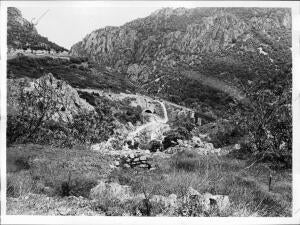 Para el viajero que por carretera o ferrocarril va de la meseta castellana a...