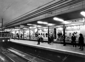 Exposición en el metro en la estación del Retiro