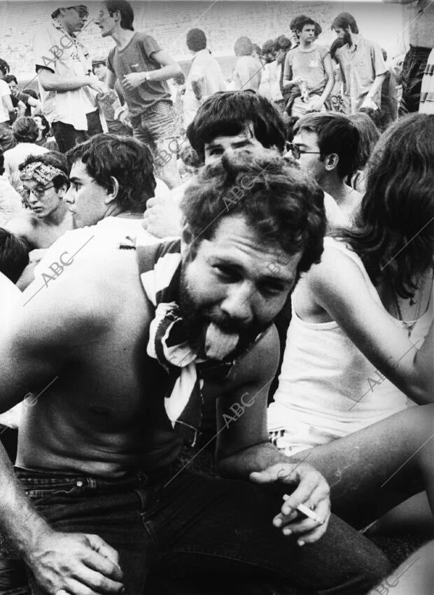 Fans de los Rolling Stones en el concierto de los Rolling Stones en el estadio...