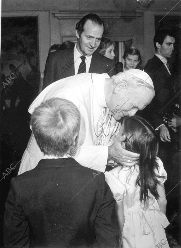 Juan Pablo Ii visita A la familia real en el palacio de la Zarzuela