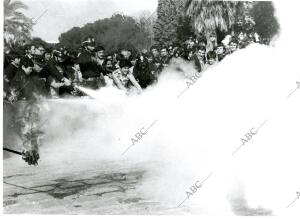 Exhibición de los bomberos en Expojuventud