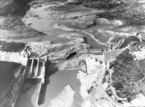 El embalse de Tous tras la rotura de su presa debida A la crecida del río Júcar...