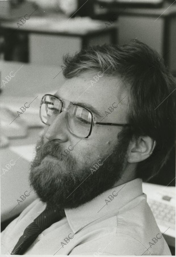 José Antonio Sentís en sus tiempos de redactor de la sección de Nacional