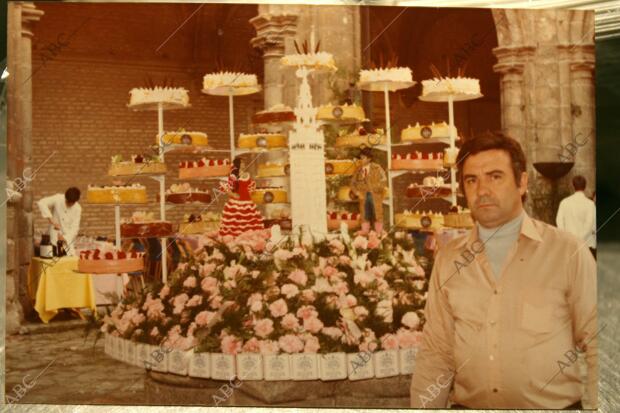 Tarta de la boda de Isabel Pantoja y Paquirri - Archivo ABC