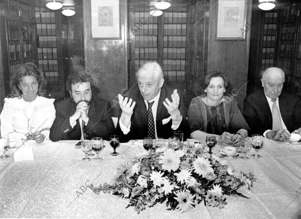 Guillermo Luca de Tena dirige unas palabras