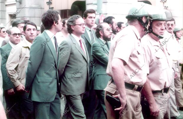 El alcalde Ricardo Pérez Casado (Psoe) Participa en la procesión Cívica de 1983...